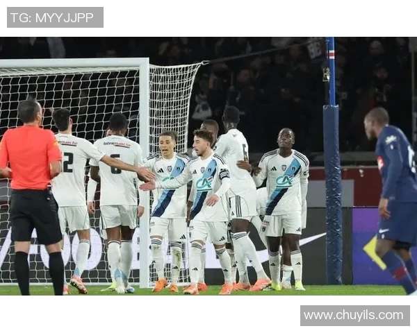 足总杯激战莱比锡与巴黎圣日耳曼战成平局帽子戏法引发全场狂欢