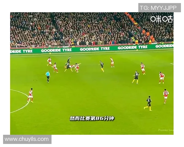 英超精彩对决曼联主场3-0战胜阿森纳逆转全场气氛热烈